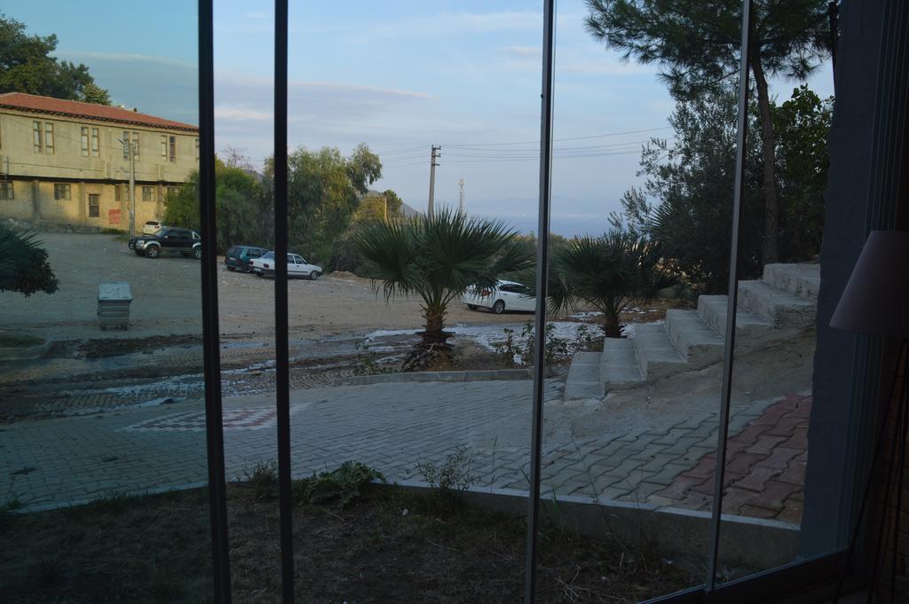 Hotel Hugo Altinoluk Luaran gambar