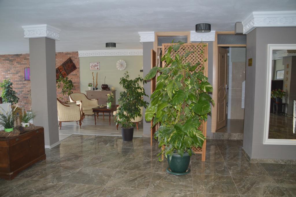 Hotel Hugo Altinoluk Luaran gambar